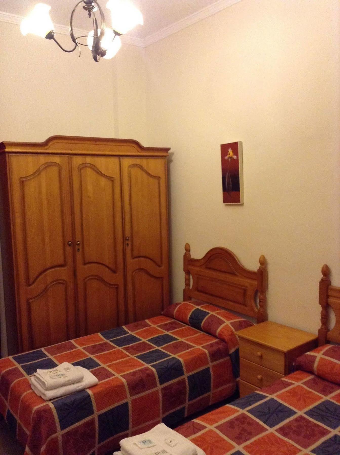 Pension La Milagrosa Granada Exterior photo
